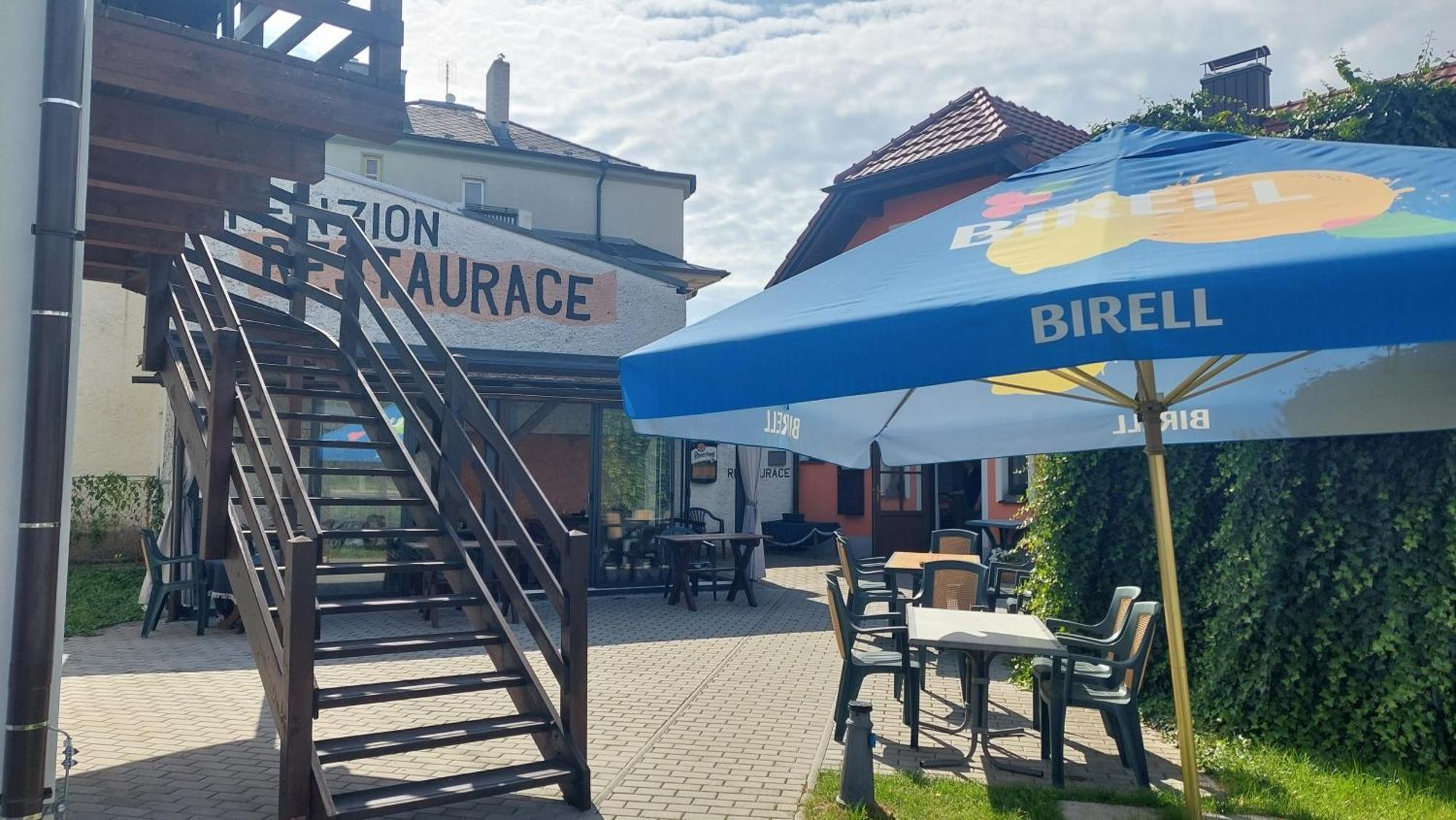 Penzion A Restaurace U Strnada Klatovy Exterior photo